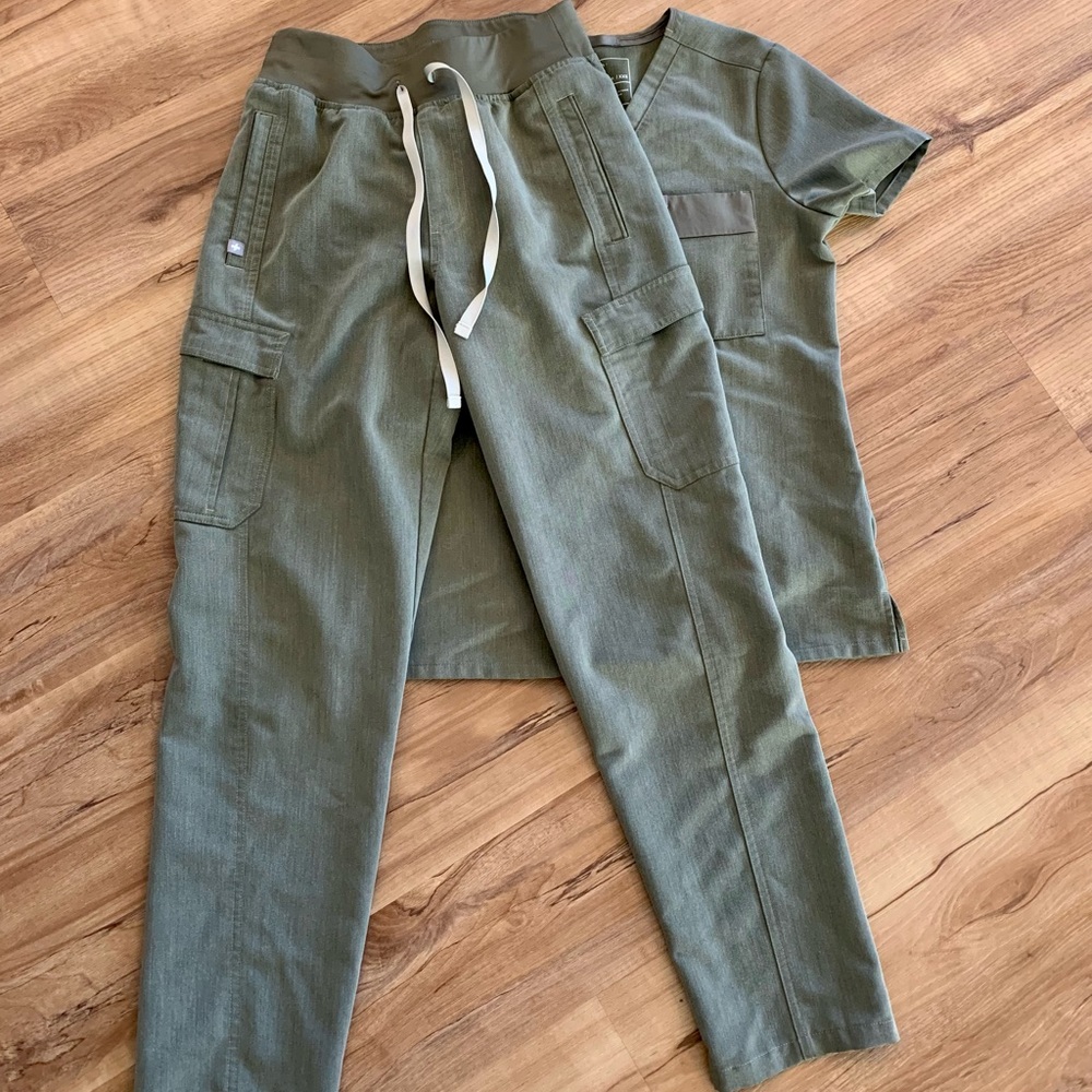 Figs Scrubs Technical Collection Cargo Heather Olive XSP/XXS